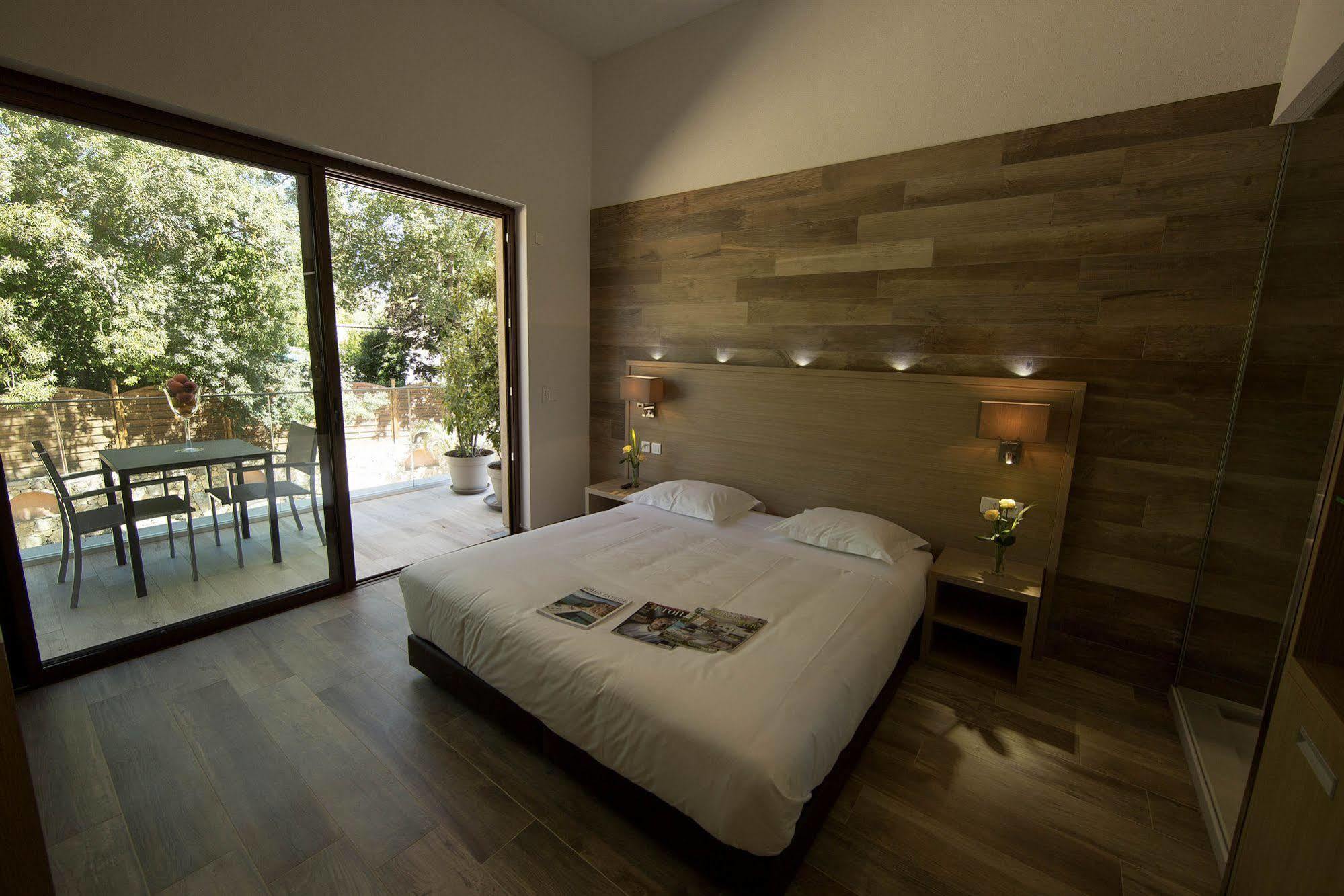 Seventeen Hotel Valbonne Exterior foto